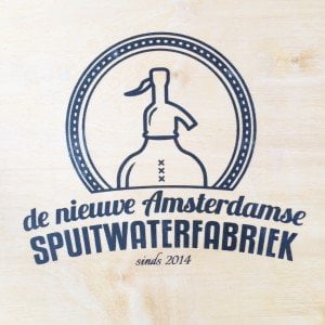 amsterdam_spuitwater_logo_houten_kistjes